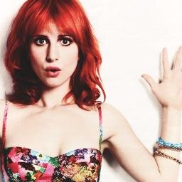 Soy la oveja bulímica de la familia. PARAMORE. Nirvana. HARRY POTTER. @JustStayAlone