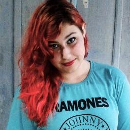 Não é porque eu gosto de rock que eu sou filha do Capeta a sociedade é idiota.Melhor ser filha do Capeta do que  gostar de funk apenas minha opinião.