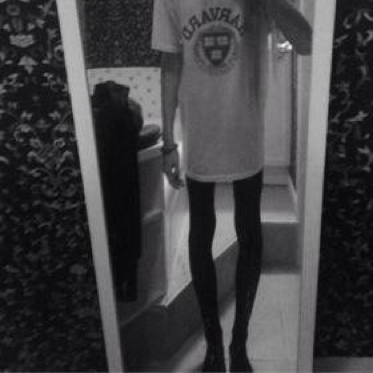 16/Fucked up mess/starving for perfection.

More issues than vogue.