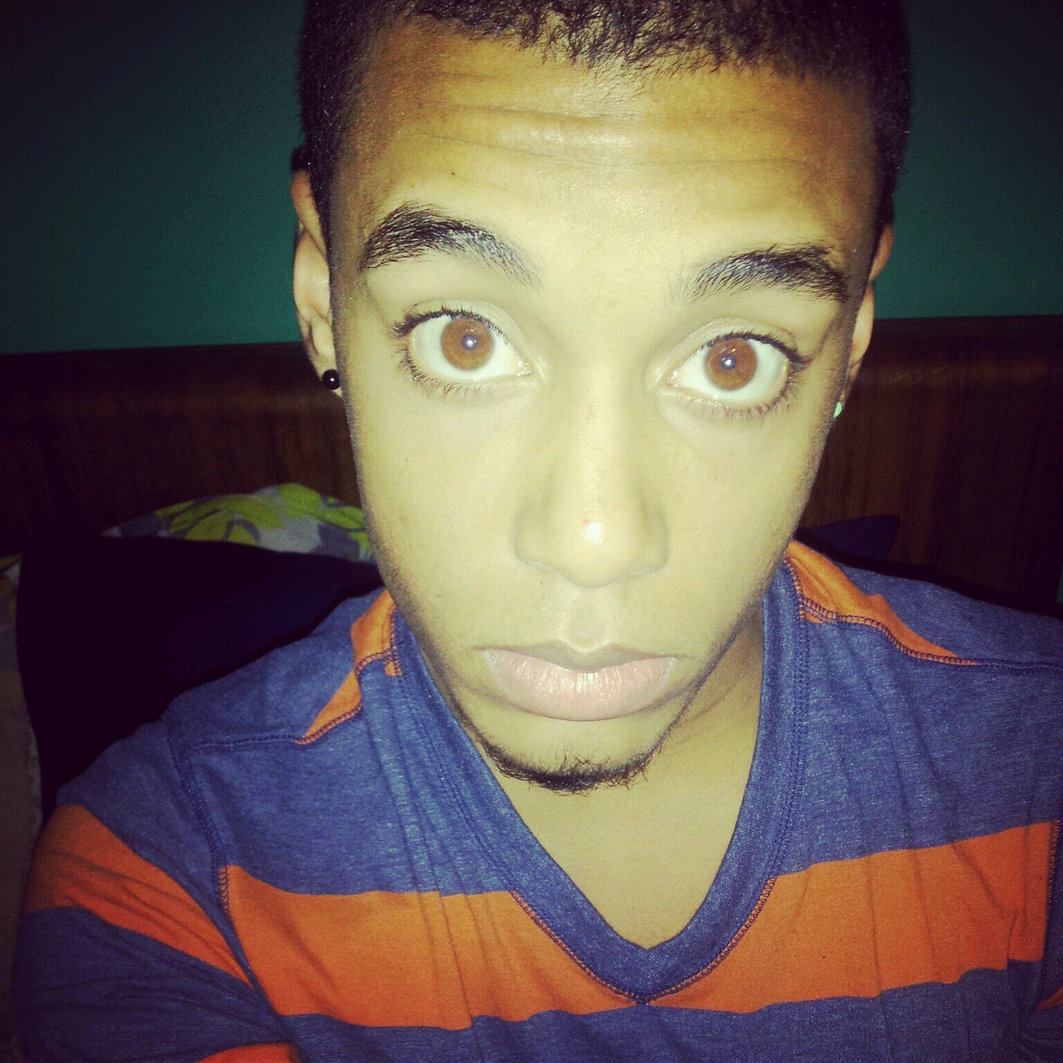 MyTweetsGetDeep's profile picture. 18 and live my life like it.