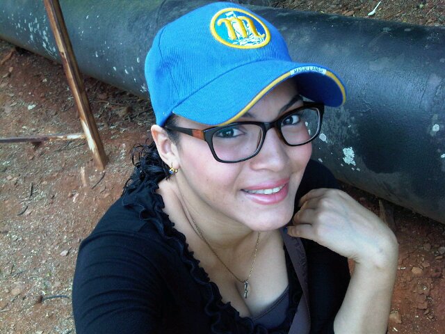 100% Fanática del Béisbol. Especialmente de los Navegantes del Magallanes. Expontanea. Sincera. Me gusta Reír y Sonreír. Amo la vida y la lectura