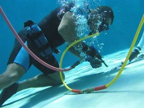 Reparamos su piscina SIN VACIARLA. 100% ecológico.
Detectamos su fugas y filtraciones y las solucionamos en un tiempo record. tlf 666391406