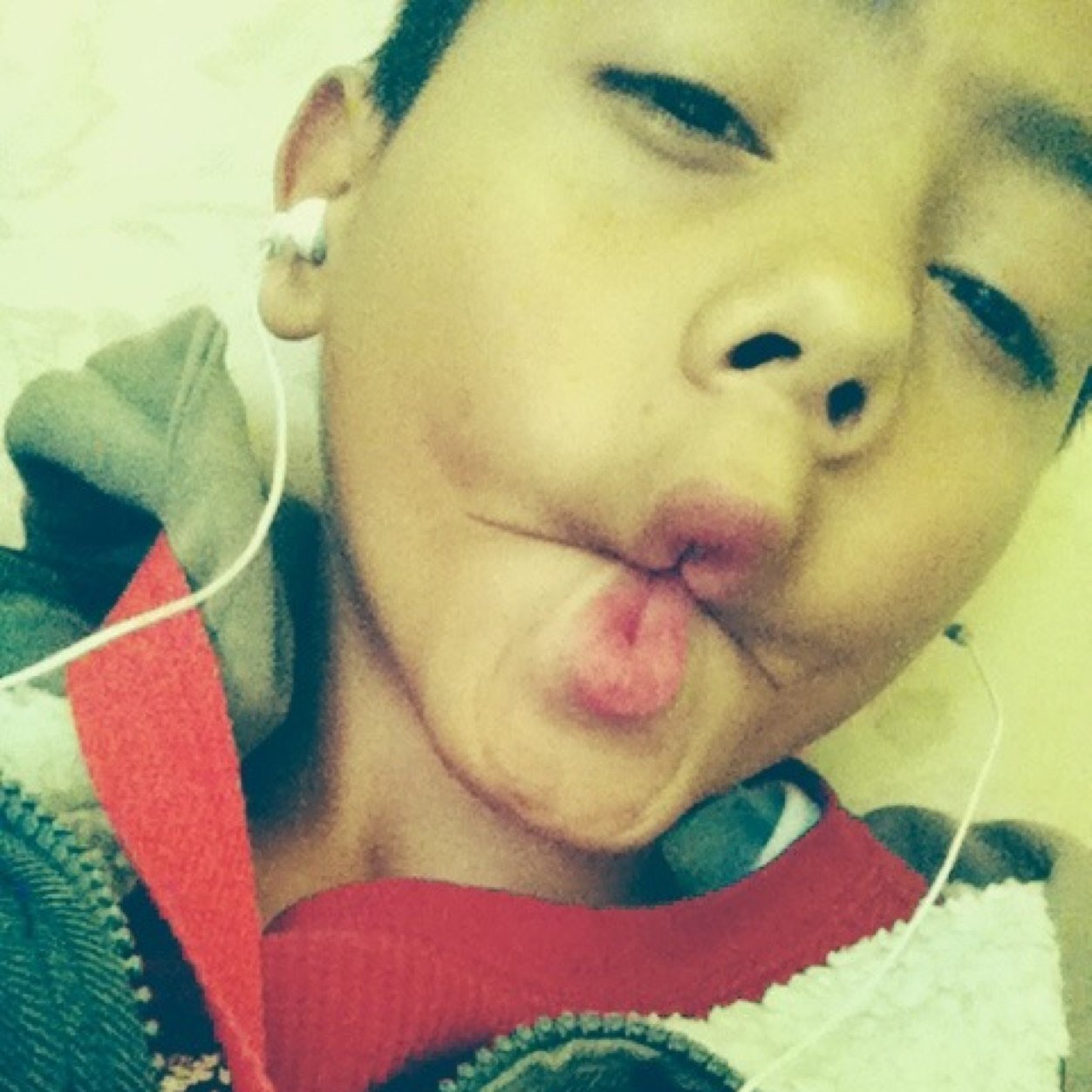 Diego19Pinche's profile picture. Hola sueguidores de twitter siganme !!  

No se van a arrepentir de seguirme jejeje xD

Mis fans son: rich werner david zepeda laura shigihara william levy