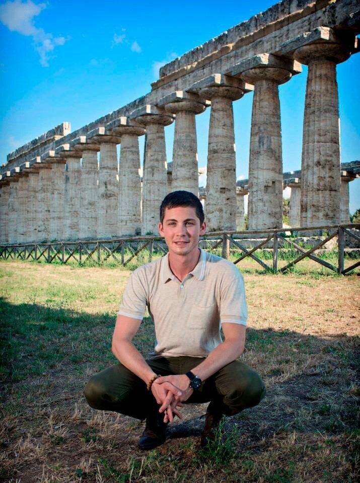 Seguiteci sulla pagina ufficiale italiana di Logan Lerman
