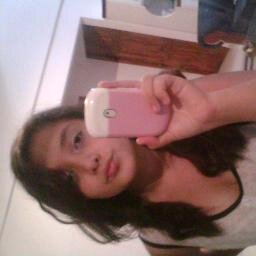 Tengo 13 años Soy belieber :) follow me @JustinBieber 3. Te quiero dema @Coby_Quiros29 sigueme por favor :) 3