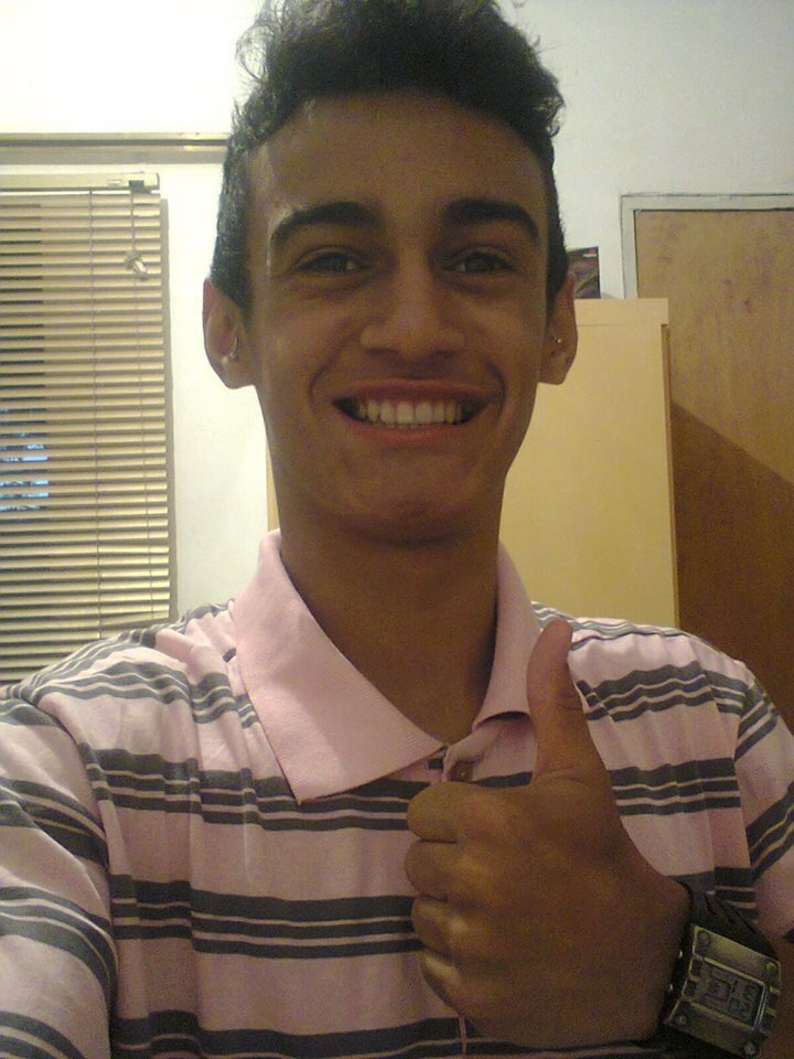 Amo cantar, eu sei que um dia conseguirei chegar onde quero ((:
  Fé em Deus sempre *--*