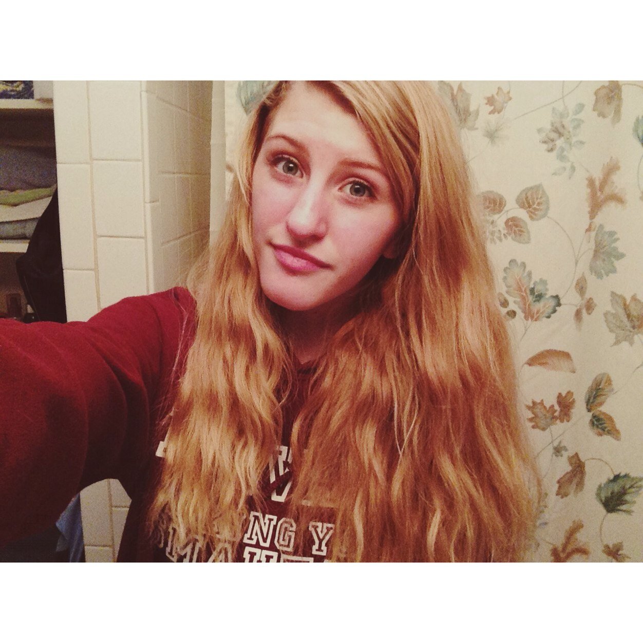 HelloMsBlondie's profile picture. Lovatic and Emblem . Sabrina follows ♡ saw E3 in concert 6/2 met E3 8/3