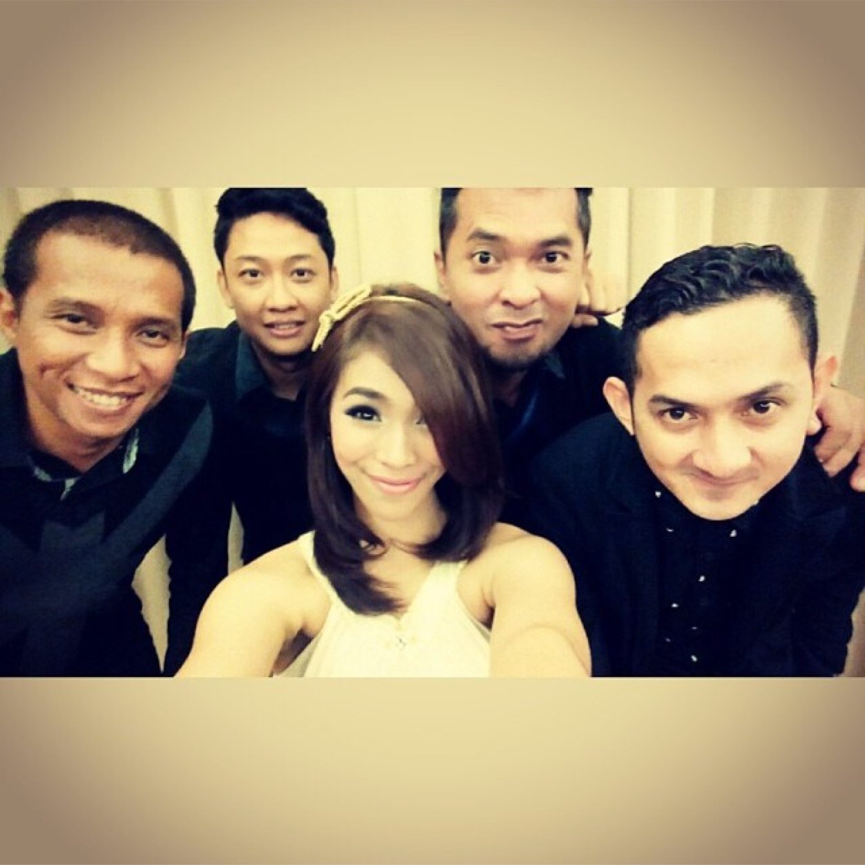 Option_Band's profile picture. Allround band (live/acoustic) for ur wedding, birthday party, gathering, launching product, cafe/hotel. CP: 0818278900 (Bayu) 081326542000 (Ronie)