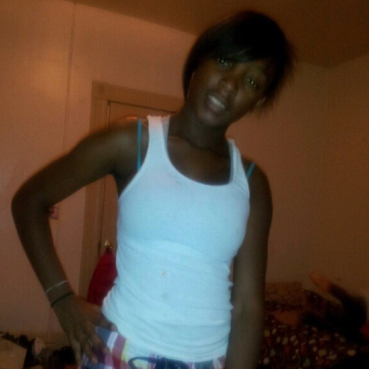 She been going though some shit
I can tell, because her eyes red
Her heart hurt, it's been beat up

         Single life