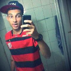 Ousado e Servo de #Deus , Capricorniano, Flamenguista Roxo, Amo praticar Esportes e Viciado nisso aqui !!! #ÉNoix