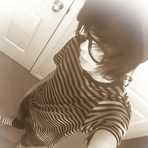 I just wanna drink and smoke my problems away then die.Single-Bisexual-Heartbroken