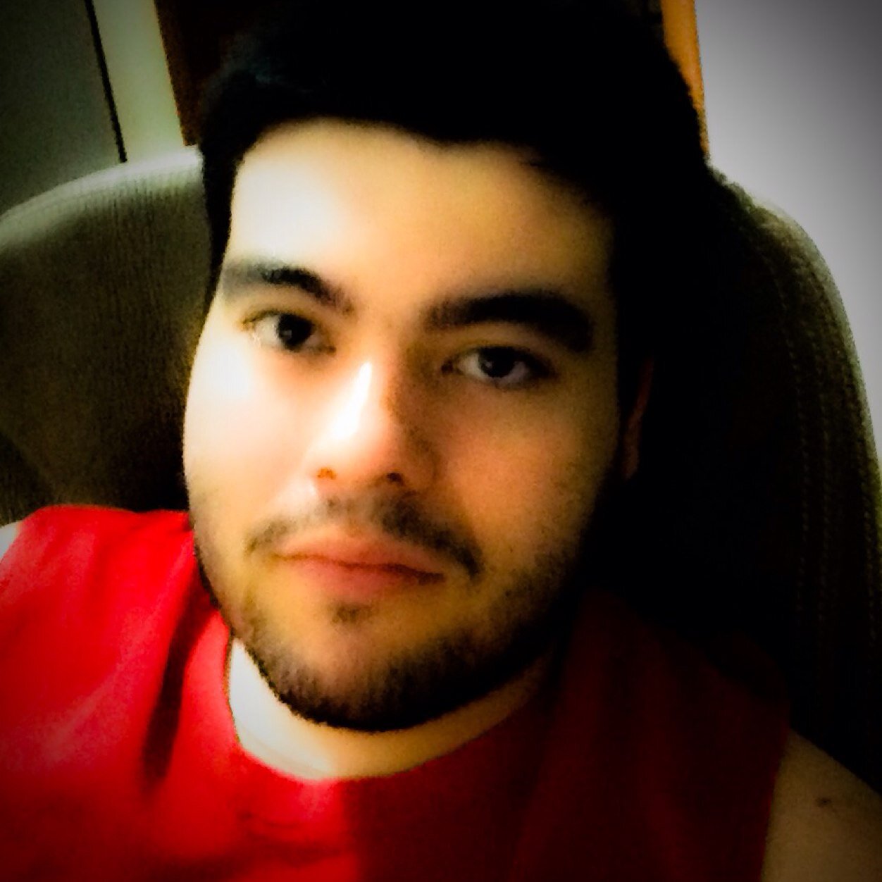 im a guy that lives in a small city of Minas Gerais in Brazil..
i like music, internet and games..