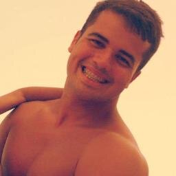Brilhando em vida, sorrindo à toa, só vibrando amor e paz..