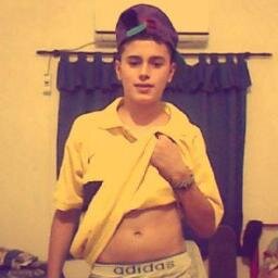 Hola Tengo 13 Años , Vivo En New York Andando En Skate Ah ︻╦̵̵͇̿̿̿̿╤──