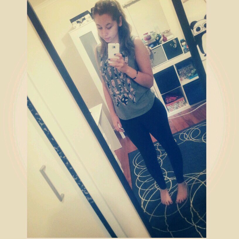 •Actor, singer, a general entertainer really • Australian • The Vamps • Chloe • Shoana • Instagram: @brookekearin
