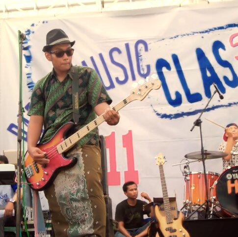 @veranovaldiana | UNIVERSITAS DIAN NUSWANTORO '11 | Fakultas Ilmu Komputer
