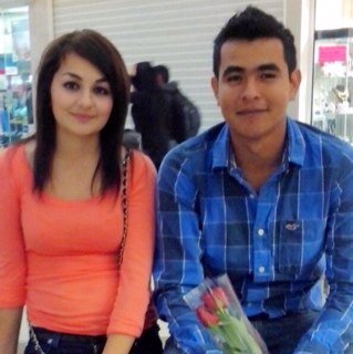 Soy estudiante de ingeniería en la uanl
mi equipo favorito es obvio los tigres
& me encanta compartir los momentos con mi amigos :)