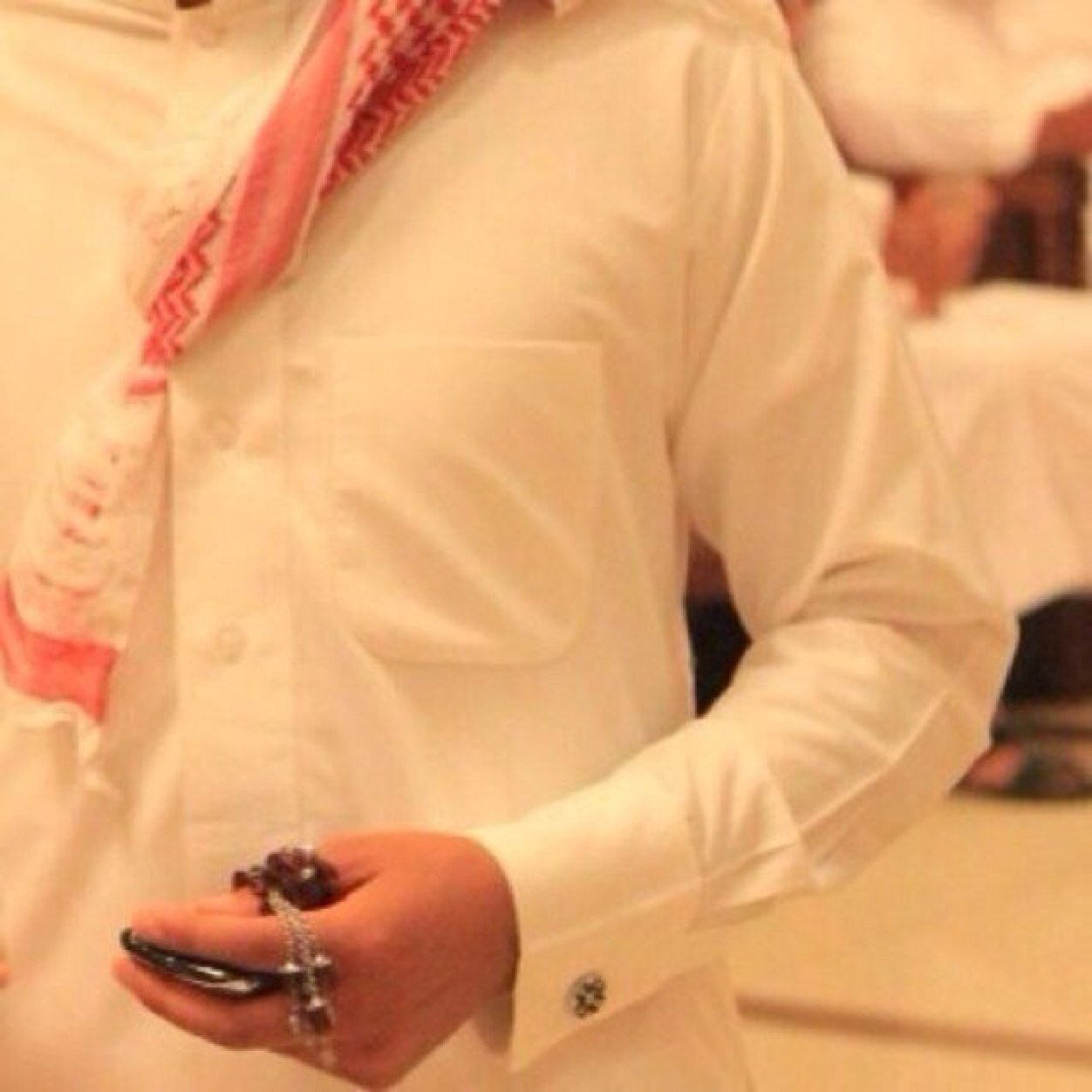 كلما خالطت الناس إزددت يقيناً أن الأخلاق مثل الأرزاق قسمه من الله فيها غني وفقير ( الحساب ملغي )