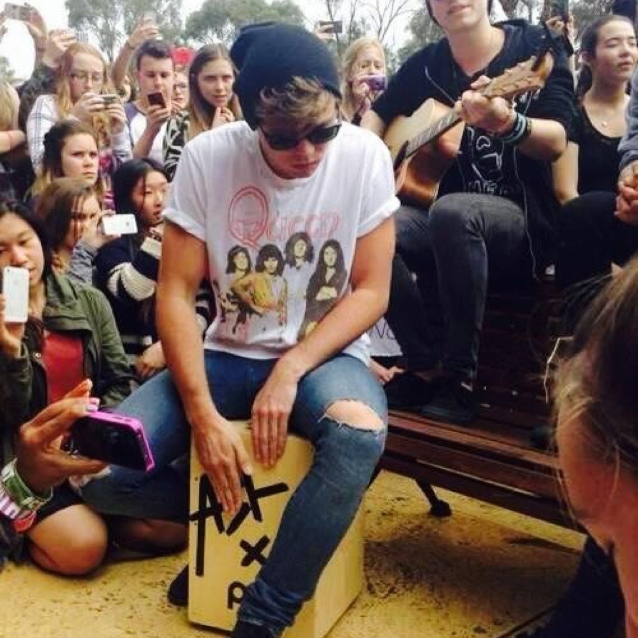 follow @caitliin5sos & @tenayah123 and ask for a follow back. x