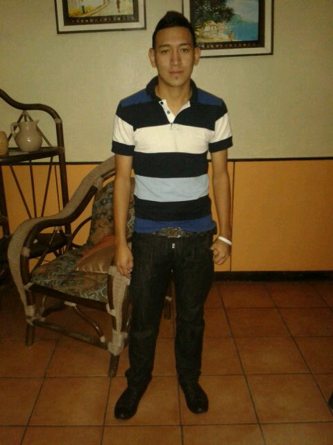 Amo El Futbol, Apasionado Por La Musica,  Dios Escoge Aquello Por Lo Que Tenemos Que Pasar Nosotros Decidimos Como Atravesarlo!! :D