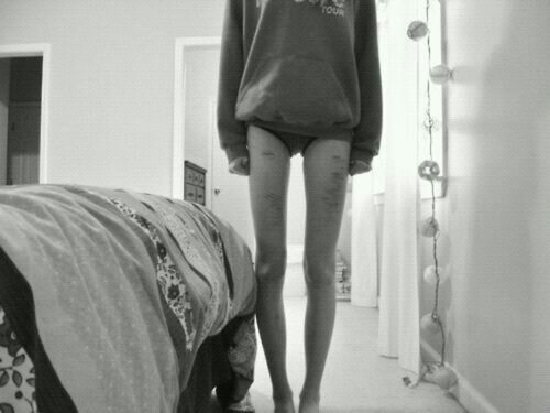 I'm a piece of shit. Don't follow me. 5'3, fat as fuck, self harm, and I hate ever part of me c: ok