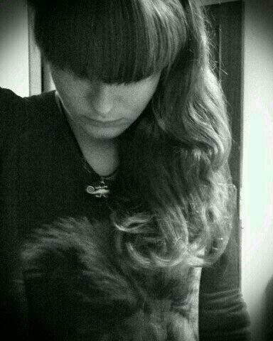 ithurts_s's profile picture. ...