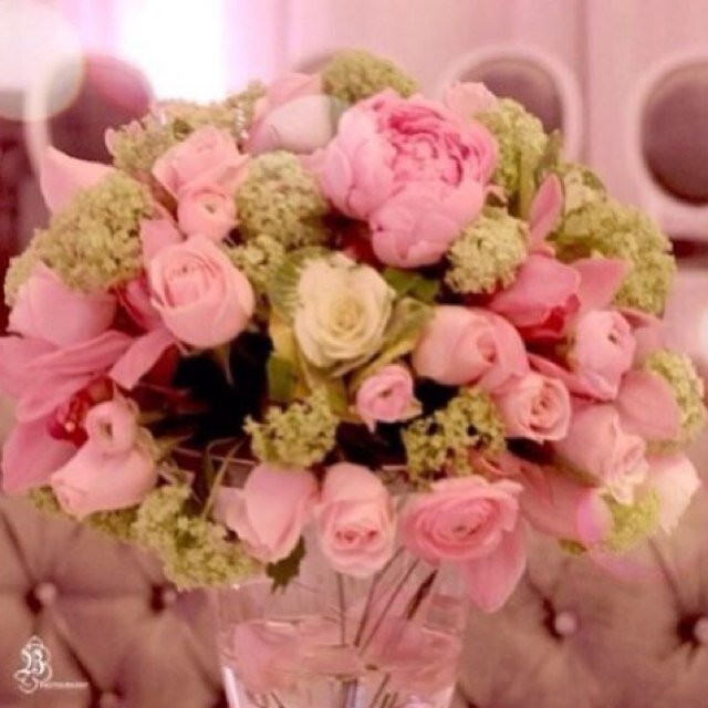 مسافرٌ أنت واﻵثار باقيةٌ ‏              فاترك وراءك ما تحيي به أثرك 🌿💛  ‏الموفق والله هو الذي إذا توقفت أنفاسه لم تتوقف حسناته..  ‏