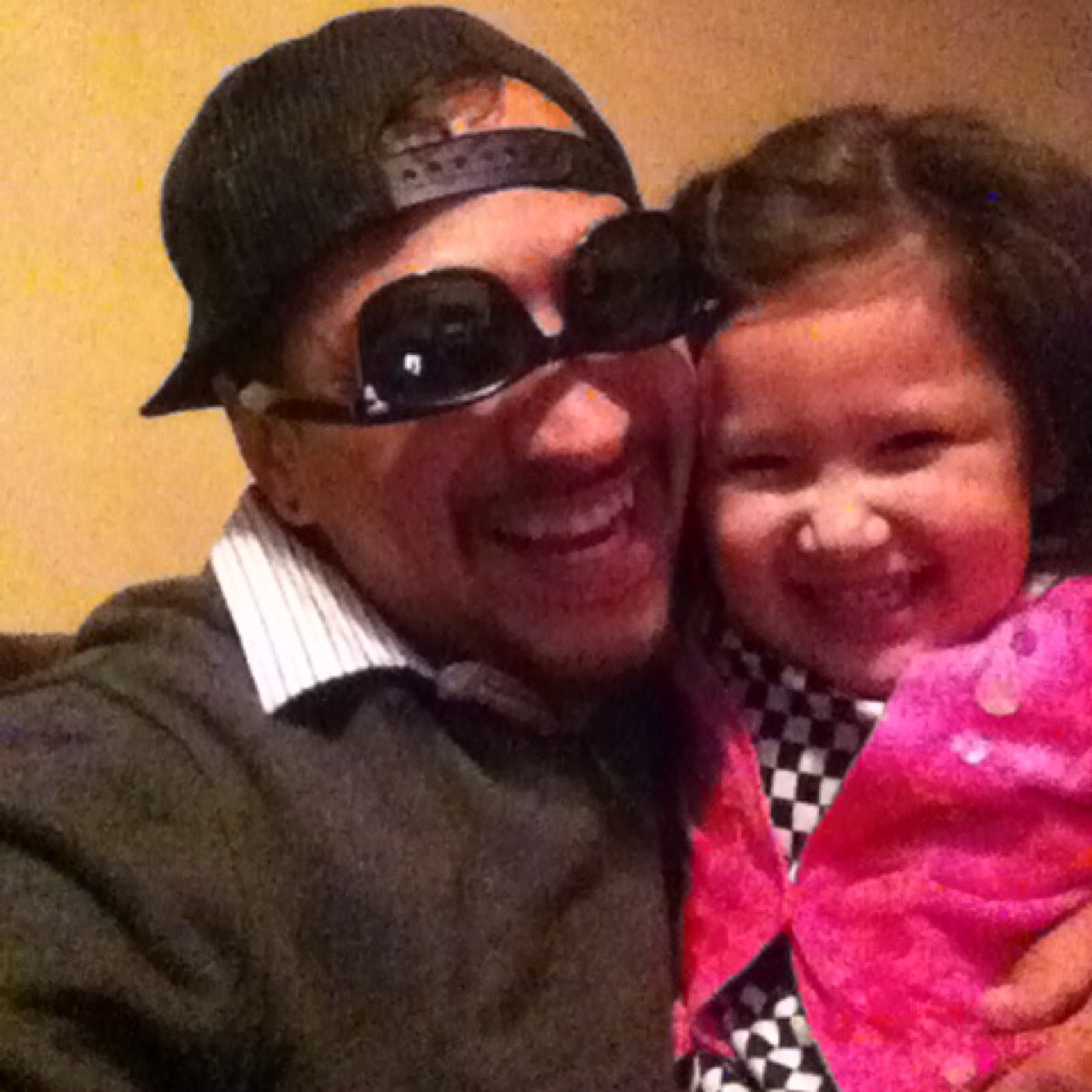 mamaslilscumbag's profile picture. Hug Dealer