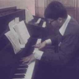 ♥JESUS, Choral Director of NHKBP Warakas, Tenor Symphony of Khatulistiwa, pianist&electonist, Mechanical and Marine Engineering University of Indonesia 2013