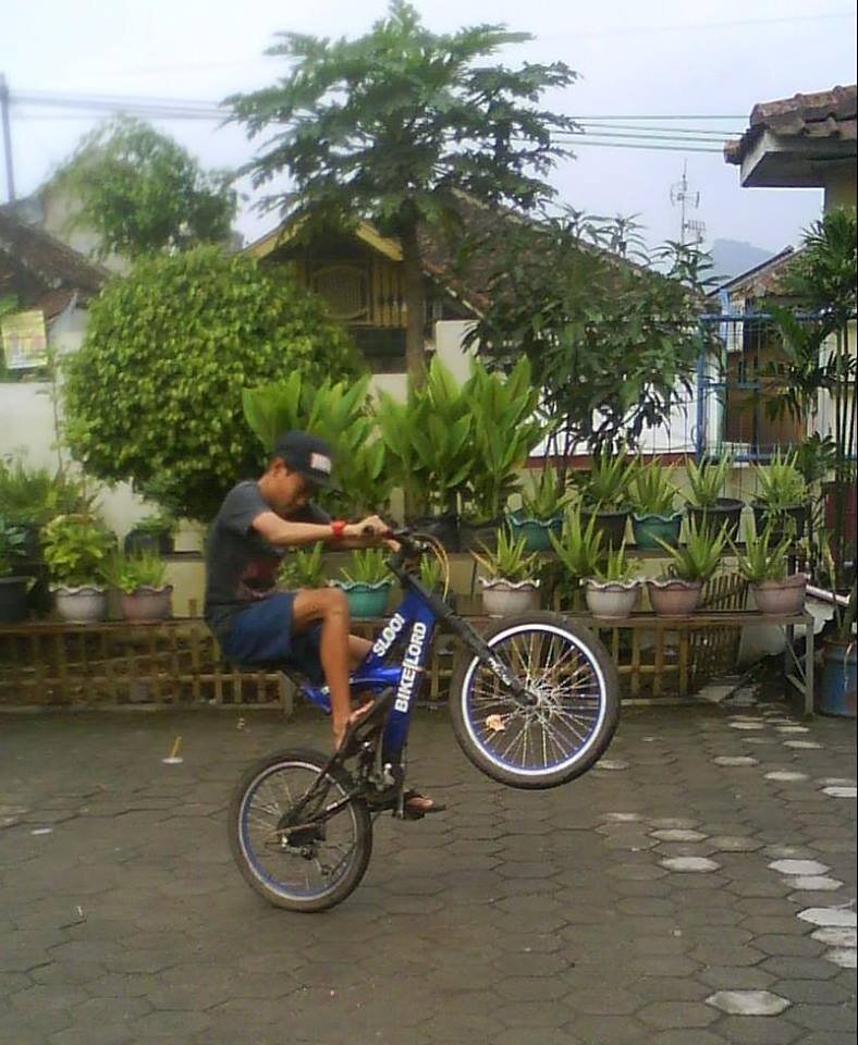 Akhirnya sendiri