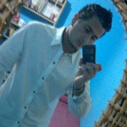 ivan_siri's profile picture. El alcohol no esta para olvidar sino para hacer vomitar cualquier rastro de mariposas que queden en tu estomago