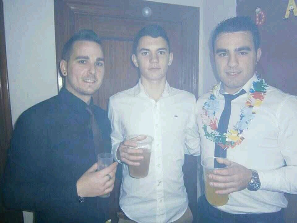 Dando guerra desde el 97,amante del deporte y del motor , jugador del juvenil del C.D.Puertollano