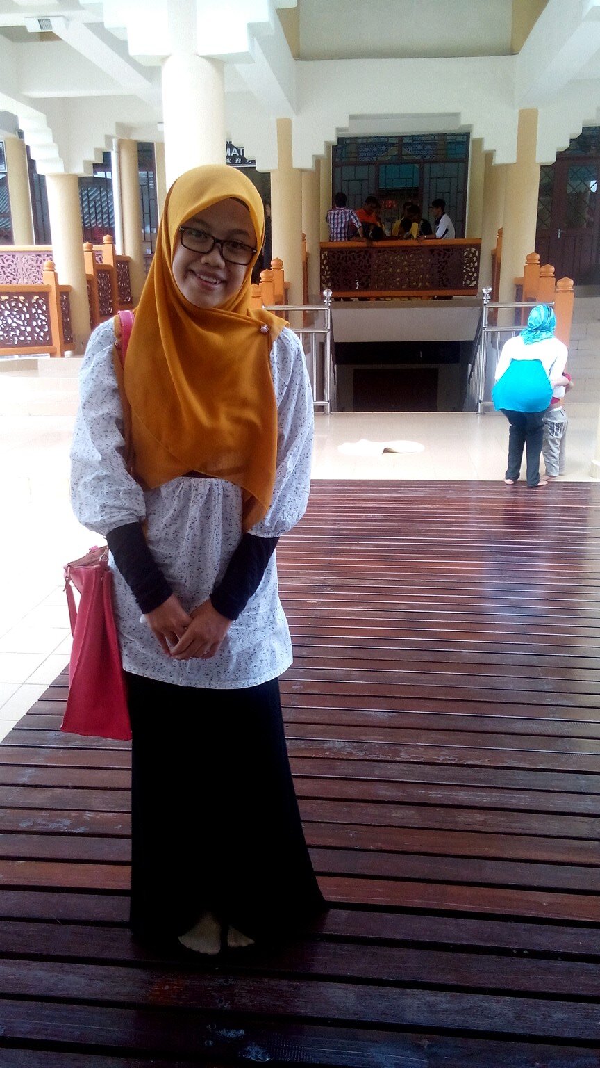 : i'm trying to be a good muslimah . please support me . =) #19's #ex-KMPian #UMK #im4u