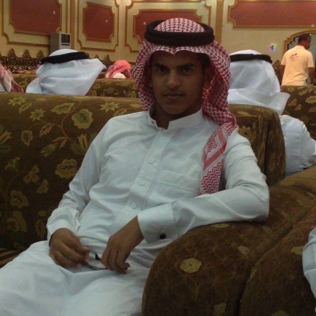 ليس كل ما أكتبـه يخصني أو يفسـر حياتـي الشخصيـة أو يرجـع لواقـع أعيشـه .....فـ/ واقعـي أحتفـظ بـه لنفسـي . . هي مجرد كلمات أعجبتني وربما يحتاجها غيري !
