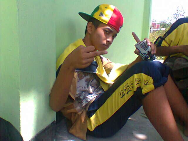 #justFun .. hahaha ,, :-D suka #hip_hop | pngen punya sahabat sehidup semati