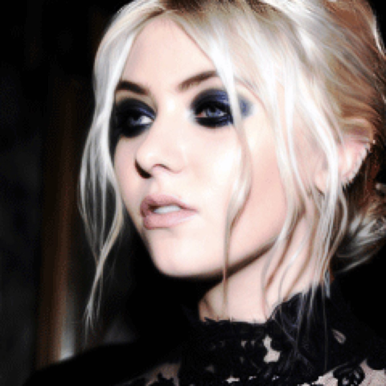 correiozombie's profile picture. fala o q vc quiser no ask e pra quem quer mandar q eu envio pra pessoa por mention e ela não vai saber quem é você