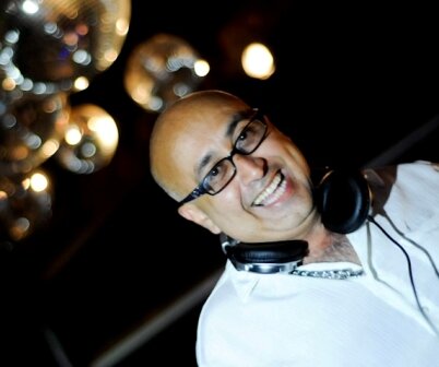 AMO MUSICA, DANÇAR E CURTIR A NOITE E TOCAR COMO DJ