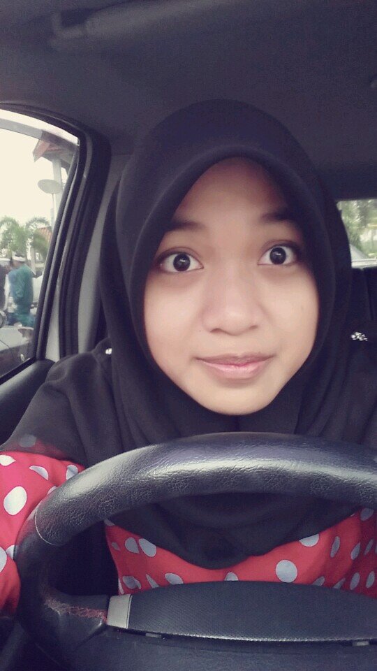 ASSALAMUALAIKUM. my name is NUR SYAHIRAH SOFIA. call me sofea :) spm candyy for next year ^_^ follow me ? i will be follow you back guys .  Bye !