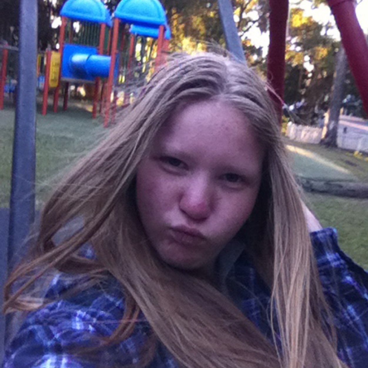 HollyJElizabeth's profile picture. Im from Australia and I am just a girl thay likes music :)