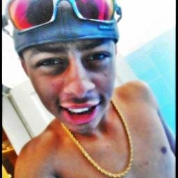 - 20 anos , Libra ! . .
