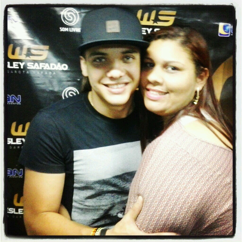 Apaixonada Fanatica por a #FamiliaGarotaSafada 3 ...O Bom Da Vid É Ser Felliiz.. =)
