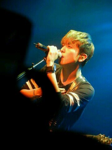 follow me in @Cnbluejyh_4