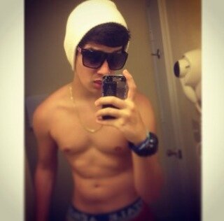 My uncle alex is the most sexiest and thoughtful and amazing person in the world. I'm never changing my bio bc perfection❤❤|(^.^)|
