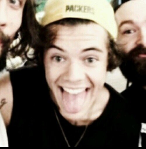 free follow from @snappnarry it would mean alot if you could follow her♥