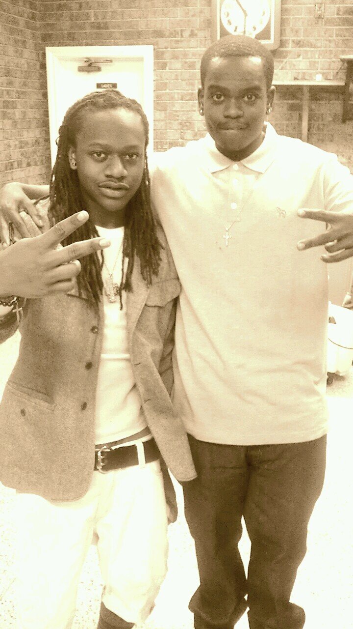 Born and raised in the 504. Im just a young dude chasing my dreams. Future artist here follow me! Est. 1992