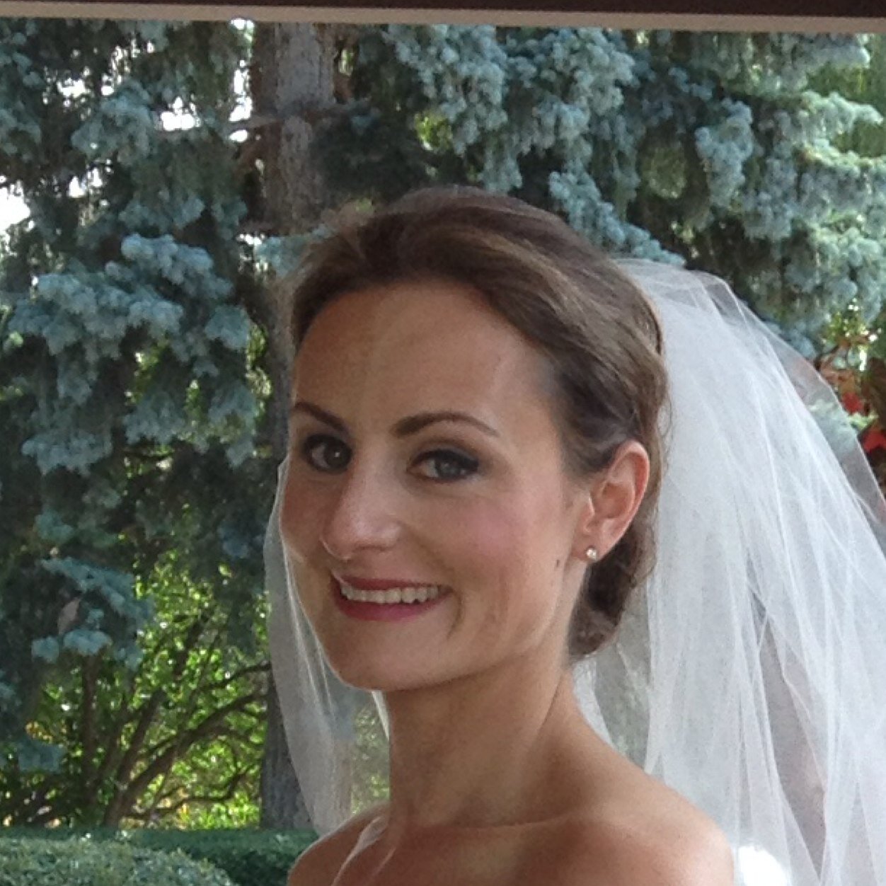 AmandaHamilto12's profile picture. Loving wife, horse trainer & riding instructor (Totally Love my Career)!. Enjoys romantic trips with husband, fashion, fine dining & good tv show & Movies.