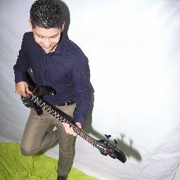 Músico de profesión... La musica es el carácter del universo. Cultor de la musica venezolana.