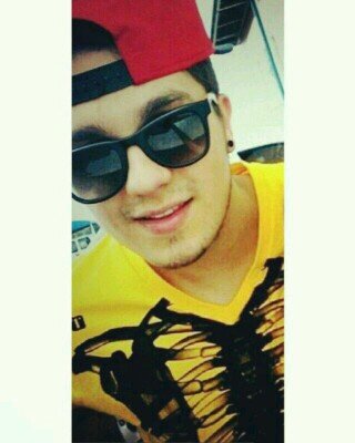 ``o meu pensamento te segue, minha saudade persegue, o meu amor não envelhece, cê não sai minha mente ``
