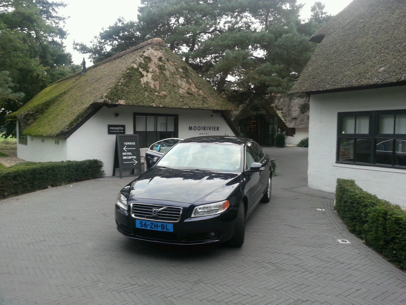 We zijn een taxibedrijf dat gestart is medio 2009,Wij staan voor service en kwaliteit en houden ons bezig in het personen-,groeps-,rolstoel-,en schipholvervoer.