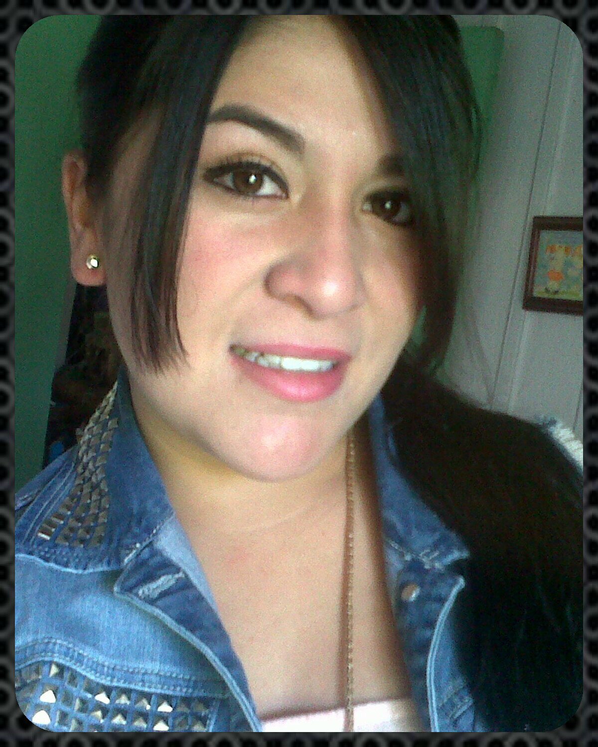 KADA SONRISA TIENE UNAS HISTORIA, KDA LAGRIMA UN REKUERDO